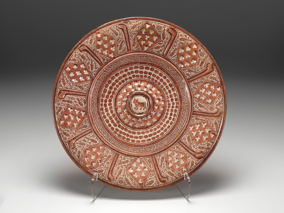 Charger with Hispano-Moresque Decoration, 1525–30, Spanish, lusterware. Virginia Museum of Fine Arts, Adolph D. and Wilkins C. Williams Fund