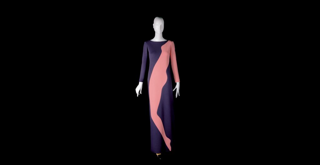 Evening gown. Homage to Tom Wesselmann. Autumn-Winter 1966 haute couture collection. Straight dress of purple wool jersey, pink wool jersey applique. © Fondation Pierre Bergé–Yves Saint Laurent, Paris. Photo Alexandre Guirkinger