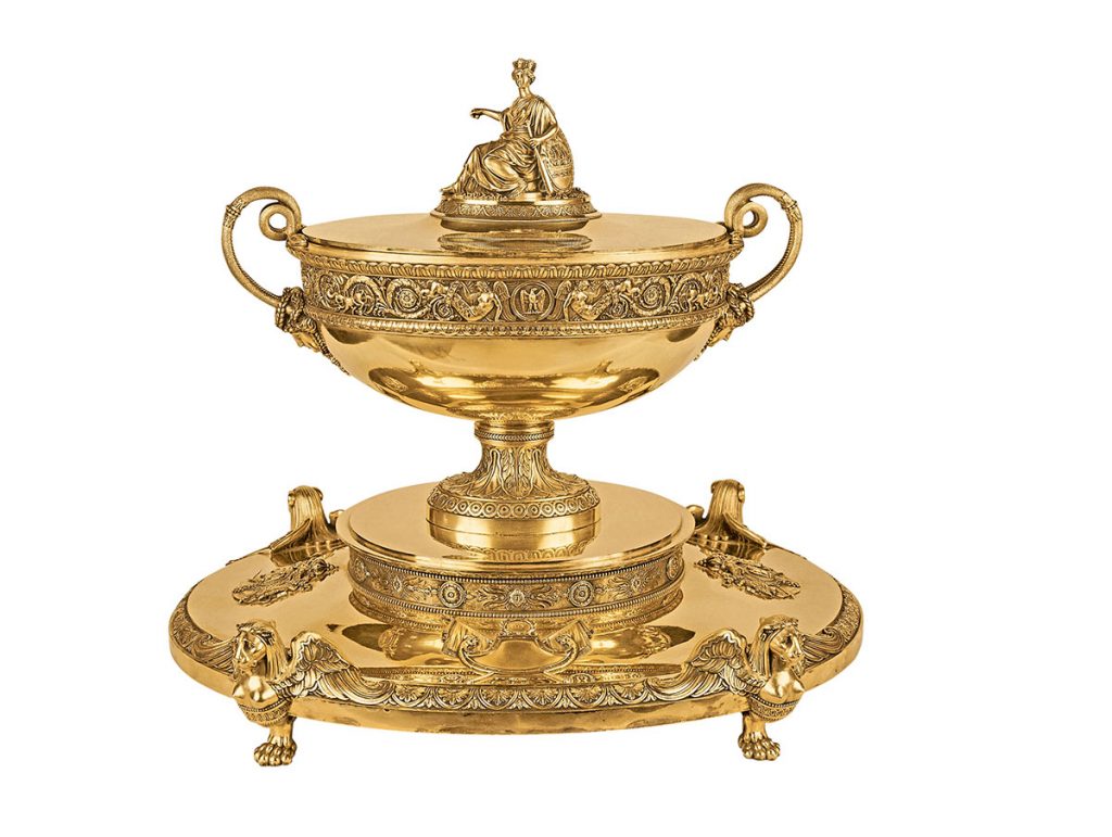 The Emperor’s Grand Vermeil, Pot à Oille and Tray, 1789–1804, Henry Auguste (1759–1816), vermeil. Château de Fontainebleau, musée Napoléon I (dépôt du Mobilier national). Photo © RMN‐Grand Palais /Art Resource, NY