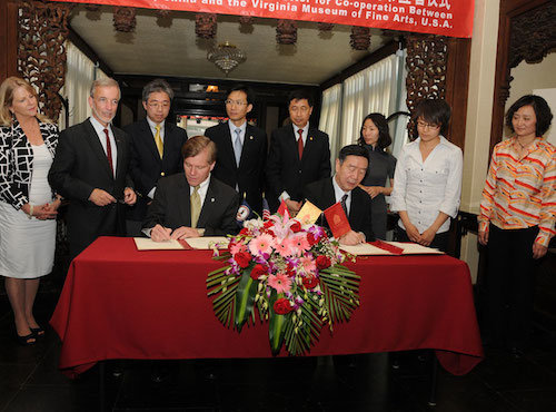 Governor Bob McDonnell and Zheng Xinmiao